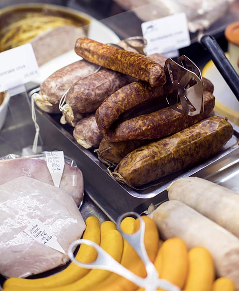 Lire la suite à propos de l’article Pascal Joly, Meilleur Ouvrier de France Charcutier Traiteur, révolutionne la Charcuterie !